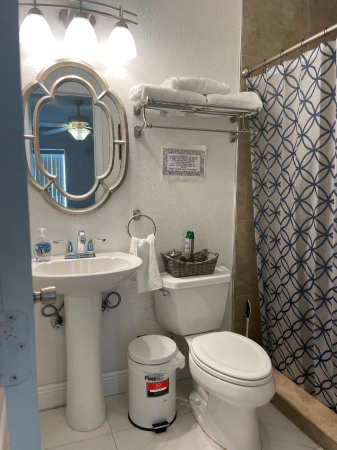 Blue Sky Apartment Fort Myers Bagian luar foto