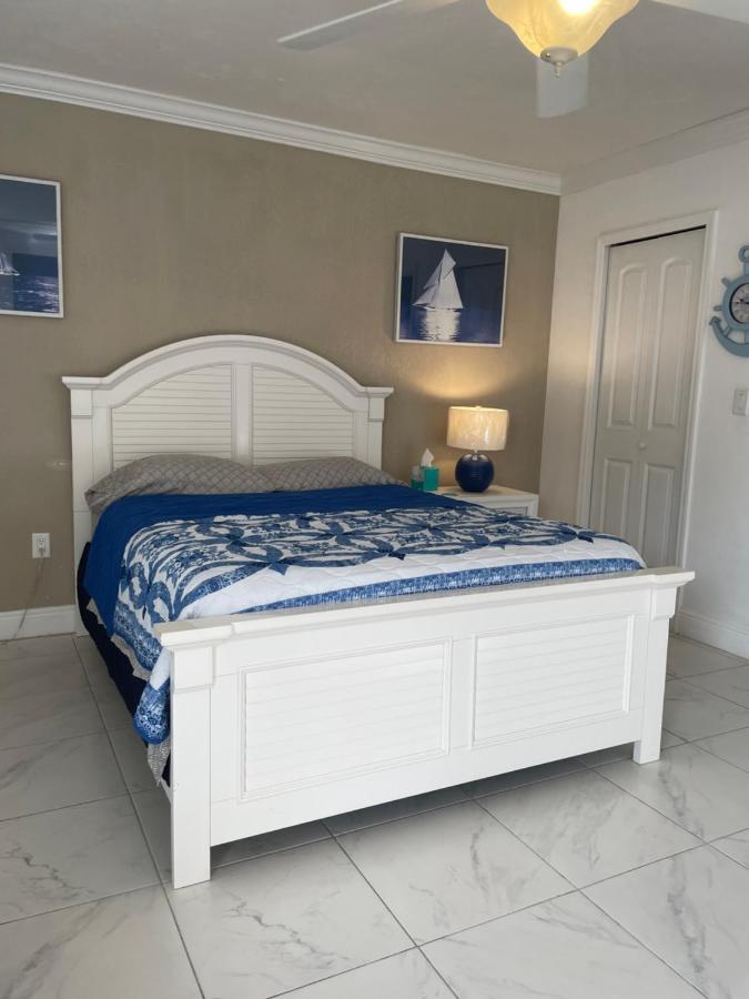 Blue Sky Apartment Fort Myers Bagian luar foto